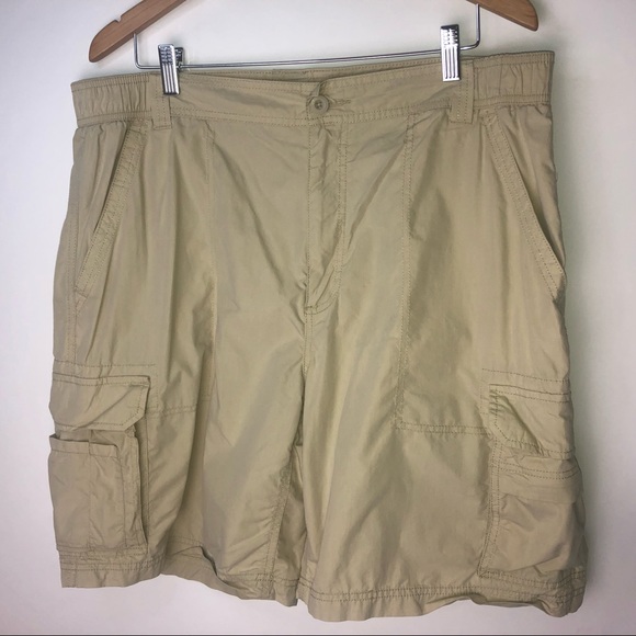 Roundtree Yorke Beige Cargo Shorts Mens 